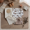 Prezent na baby shower dla niemowlaka auta